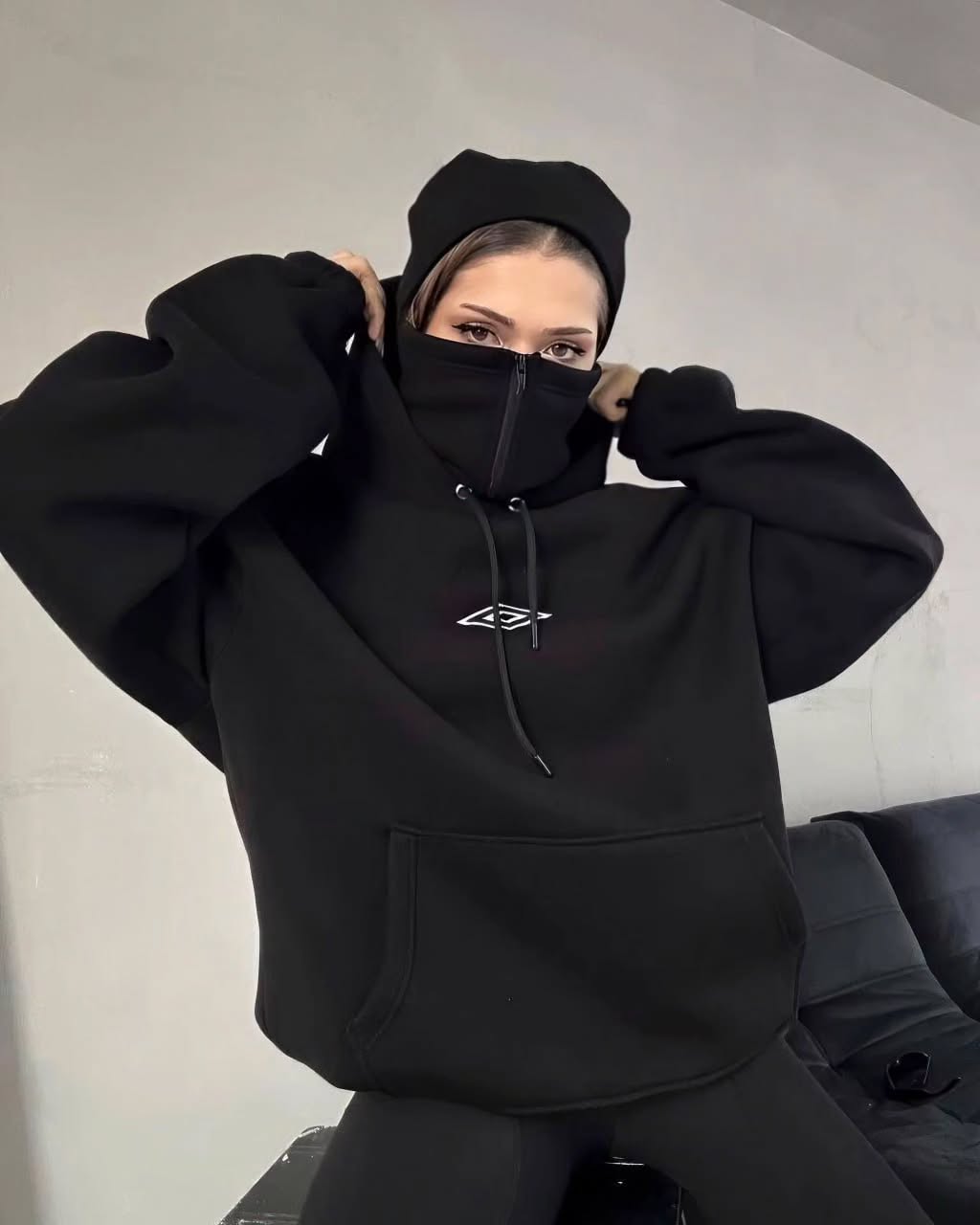Hoodie con Balaclava Oversize – Streetwear